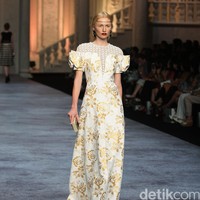 Koleksi terbaru dari brand Sebastian Red & Sebastian Sposa, dengan mengusung tema ARISTOCRAT bertempat di Ballroom The Ritz-Carlton Pasific Place. Jakarta. [Foto Mohammad Abduh/Wolipop]