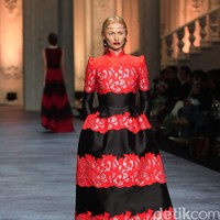 Koleksi terbaru dari brand Sebastian Red & Sebastian Sposa, dengan mengusung tema ARISTOCRAT bertempat di Ballroom The Ritz-Carlton Pasific Place. Jakarta. [Foto Mohammad Abduh/Wolipop]