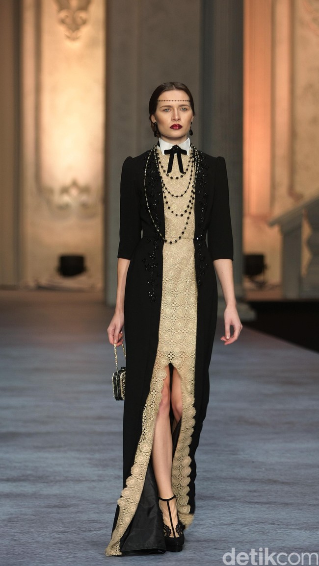 Koleksi terbaru dari brand Sebastian Red & Sebastian Sposa, dengan mengusung tema ARISTOCRAT bertempat di Ballroom The Ritz-Carlton Pasific Place. Jakarta. [Foto Mohammad Abduh/Wolipop]