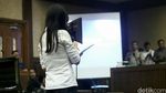 Bacakan Pledoi, Jessica Teteskan Air Mata