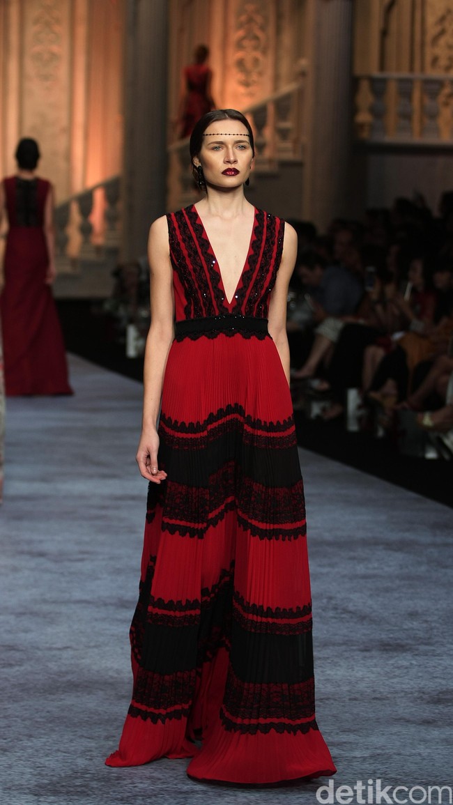 Koleksi terbaru dari brand Sebastian Red & Sebastian Sposa, dengan mengusung tema ARISTOCRAT bertempat di Ballroom The Ritz-Carlton Pasific Place. Jakarta. [Foto Mohammad Abduh/Wolipop]