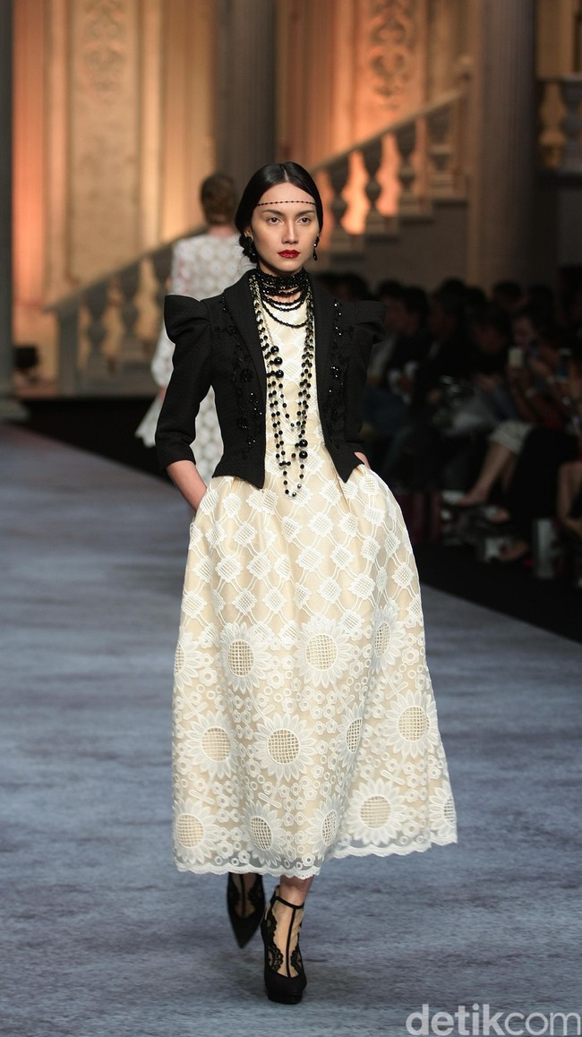 Koleksi terbaru dari brand Sebastian Red & Sebastian Sposa, dengan mengusung tema ARISTOCRAT bertempat di Ballroom The Ritz-Carlton Pasific Place. Jakarta. [Foto Mohammad Abduh/Wolipop]