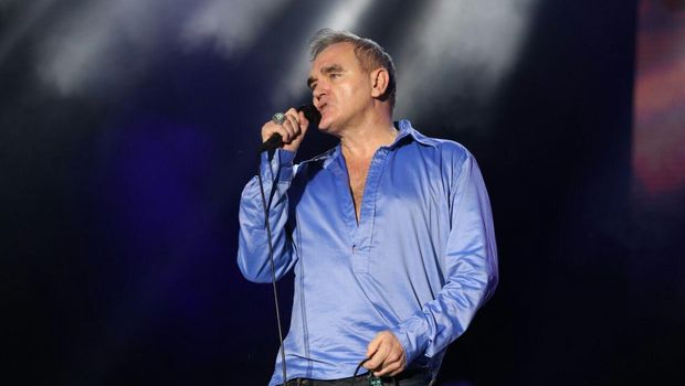 Berdendang di Konser Morrissey dengan Lagu Uniknya
