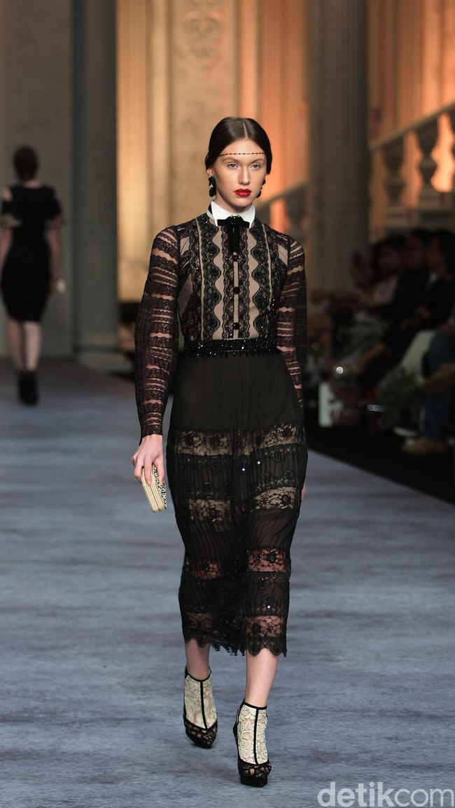 Koleksi terbaru dari brand Sebastian Red & Sebastian Sposa, dengan mengusung tema ARISTOCRAT bertempat di Ballroom The Ritz-Carlton Pasific Place. Jakarta. [Foto Mohammad Abduh/Wolipop]