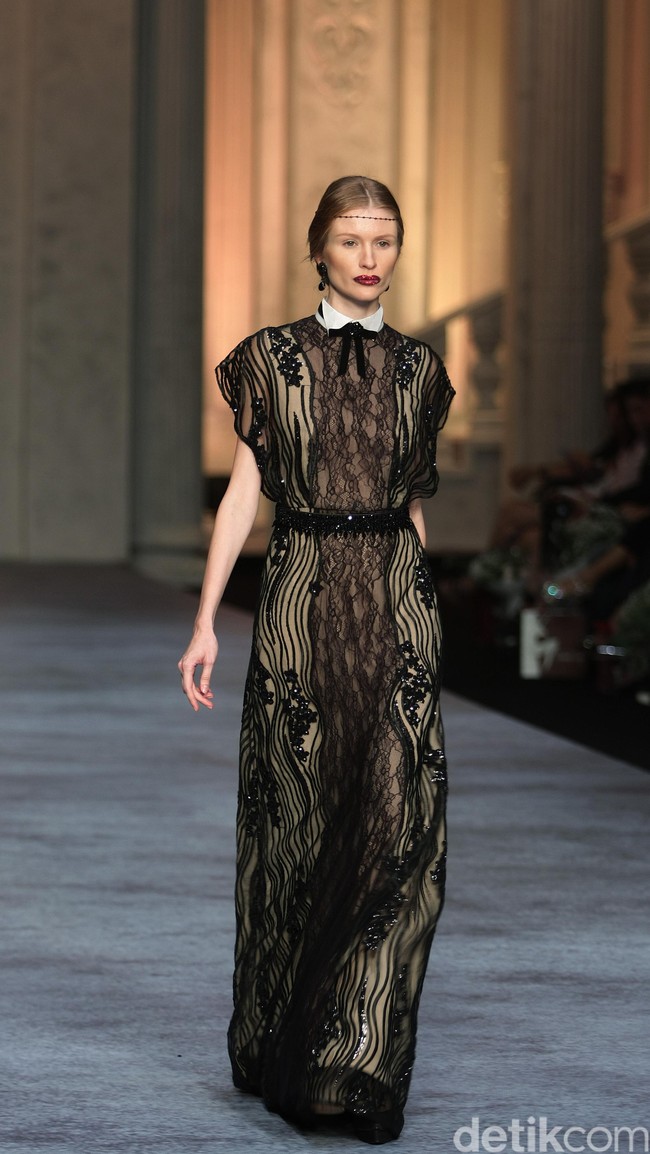 Koleksi terbaru dari brand Sebastian Red & Sebastian Sposa, dengan mengusung tema ARISTOCRAT bertempat di Ballroom The Ritz-Carlton Pasific Place. Jakarta. [Foto Mohammad Abduh/Wolipop]