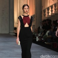 Koleksi terbaru dari brand Sebastian Red & Sebastian Sposa, dengan mengusung tema ARISTOCRAT bertempat di Ballroom The Ritz-Carlton Pasific Place. Jakarta. [Foto Mohammad Abduh/Wolipop]