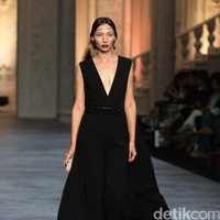 Koleksi terbaru dari brand Sebastian Red & Sebastian Sposa, dengan mengusung tema ARISTOCRAT bertempat di Ballroom The Ritz-Carlton Pasific Place. Jakarta. [Foto Mohammad Abduh/Wolipop]