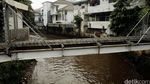 Penampakan Kali Krukut yang Sebabkan Banjir di Kemang