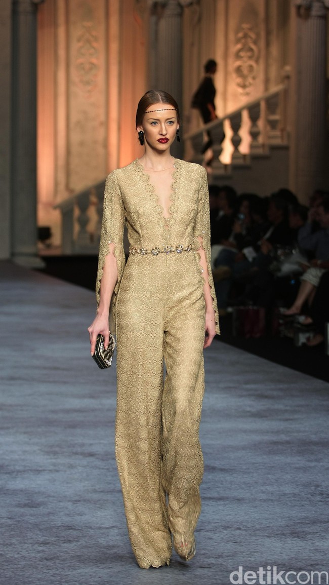 Koleksi terbaru dari brand Sebastian Red & Sebastian Sposa, dengan mengusung tema ARISTOCRAT bertempat di Ballroom The Ritz-Carlton Pasific Place. Jakarta. [Foto Mohammad Abduh/Wolipop]