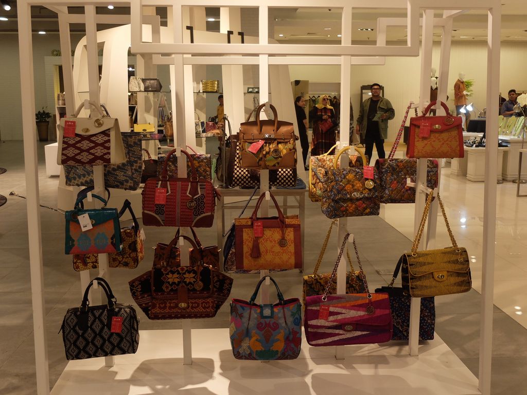 The Legacy, Destinasi Belanja Fashion Lokal Hadir di Lippo Mall Kemang