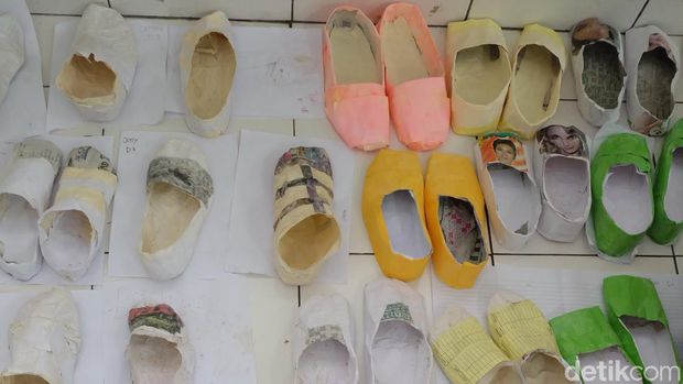 Cetakan Kaki Jadi Karya Seni di Proyek 7 Perupa Perempuan 'Panoptic'