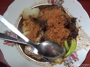 Lontong Pindang Kambing, Menu Unik Saat Anda Berkunjung ke Trenggalek