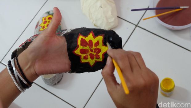 Cetakan Kaki Jadi Karya Seni di Proyek 7 Perupa Perempuan 'Panoptic'