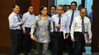 Sri Mulyani menggelar konferensi pers usai melakukan rapat dengan beberapa pejabat eselon I.