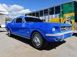 Lego Ford Mustang Berukuran Asli