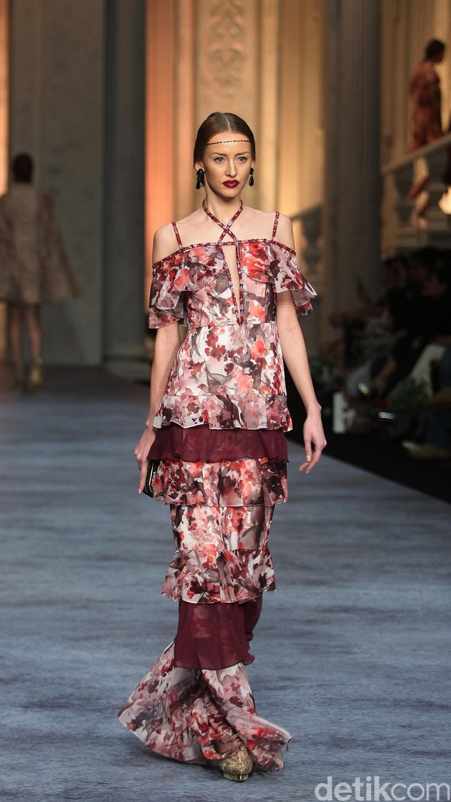 Koleksi terbaru dari brand Sebastian Red & Sebastian Sposa, dengan mengusung tema ARISTOCRAT bertempat di Ballroom The Ritz-Carlton Pasific Place. Jakarta. [Foto Mohammad Abduh/Wolipop]