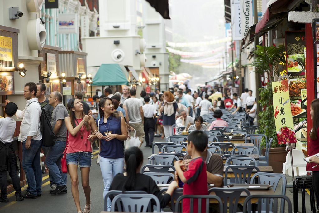 Ingin liburan Seru di Singapura Bareng Selebriti dan Teman Terdekat ?