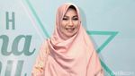 Tanpa Suami, Puput Melati Tetap Happy