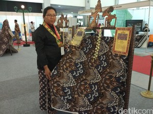 Ketika Naskah Kuno Puro Pakualaman Yogya Dituangkan Dalam Bentuk Batik