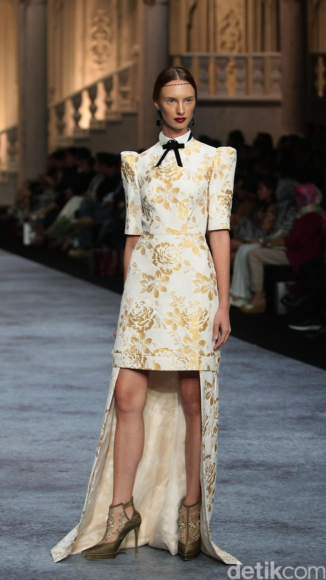 Koleksi terbaru dari brand Sebastian Red & Sebastian Sposa, dengan mengusung tema ARISTOCRAT bertempat di Ballroom The Ritz-Carlton Pasific Place. Jakarta. [Foto Mohammad Abduh/Wolipop]