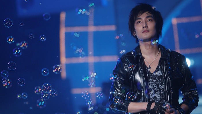 NANJING, CHINA - AUGUST 28: (CHINA OUT) South Korean Singer Kangta performs during a fan club activity on August 28, 2006 in Nanjing of Jiangsu Province, China. (Photo by China Photos/Getty Images)