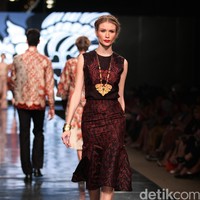 Koleksi Alleira dengan Eksplorasi Batik Jawa, yang mengusung tema Yavadvipa yang bertempat di Ballroom Dharmawangsa Hotel. Jakarta. [Foto: Mohammad Abduh/Wolipop]
