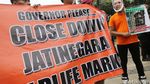 Pecinta Satwa Demo di Balai Kota