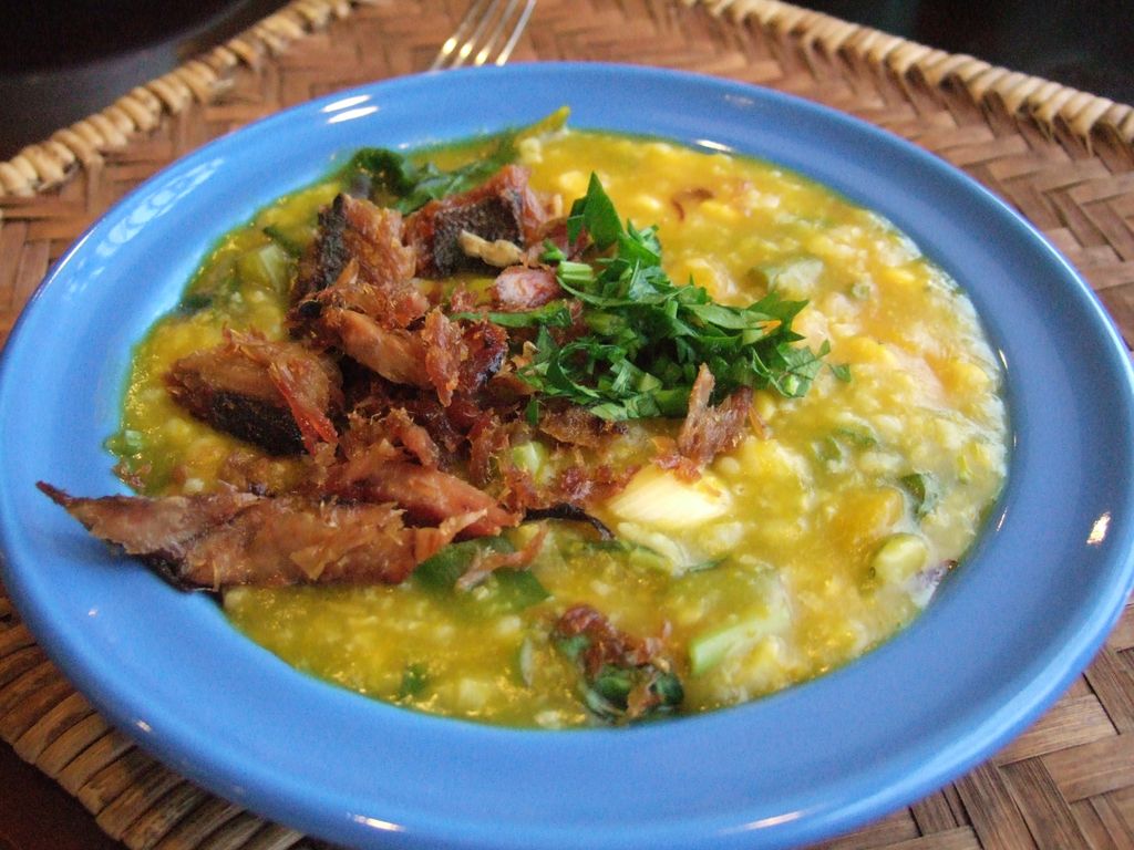 Hangat dan Bergizi, Seporsi Bubur Tinutuan dari Manado