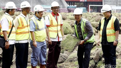 Menpora Tinjau Renovasi Stadion GBK