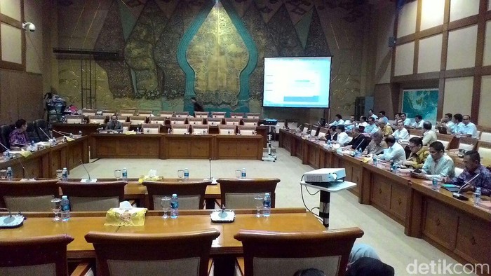 DPR dan PLN Gelar Rapat Bahas 35.000 MW Hingga Pembangkit Mangkrak