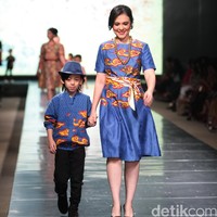 Koleksi Alleira dengan Eksplorasi Batik Jawa, yang mengusung tema Yavadvipa yang bertempat di Ballroom Dharmawangsa Hotel. Jakarta. [Foto: Mohammad Abduh/Wolipop]