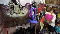 Perusahaan-perusahaan terkemuka nasional ambil bagian dalam pameran ini, pameran juga dihadiri calon membeli dari luar negeri.
