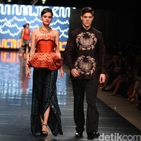 Koleksi Alleira dengan Eksplorasi Batik Jawa, yang mengusung tema Yavadvipa yang bertempat di Ballroom Dharmawangsa Hotel. Jakarta. [Foto: Mohammad Abduh/Wolipop]