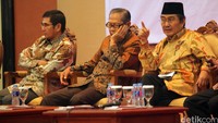 Ketua DKPP Jimly Asshiddiqie saat menjelaskan mengenai keberadaan DPD RI bahkan juga sempat melihat kasus Irman Gusman.