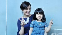 Astrid juga menceritakan pengalamannya tinggal di Britania Raya menemani sang suami yang tengah menempuh studi S3. Pool/Noel/detikFoto.