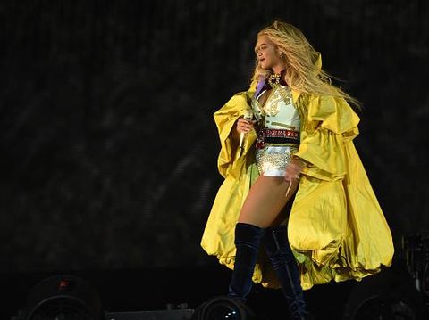 Tak Selalu Mewah, Beyonce Pakai Boots Rp 1 Jutaan Ini Saat Konser