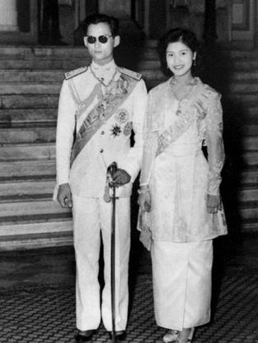 Raja & Ratu Thailand semasa muda (AFP PHOTO / Inconnu)