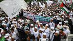 Lautan Massa Bela Islam di Depan Balai Kota