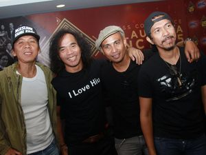 Dear Slankers, Jangan Ada Lagi Rokok Saat Slank Manggung