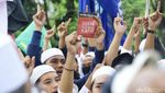 Begini Ekspresi Para Pendemo Ahok di Balai Kota
