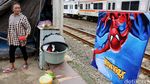 Geliat Warga di Sepanjang Jalur KRL Petamburan