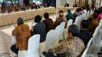 Rapat dihadiri oleh jajaran pejabat di lingkungan Kementerian ESDM.