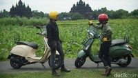 Vespa Sprint Adventure diproduksi dalam dua warna terbatas: Military Green (Matt Green) dan Desert Sand (Matt Sand).  Foto: Piaggio Indonesia