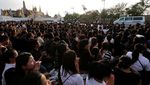 Warga Beri Penghormatan Terakhir untuk Raja Bhumibol