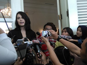 Pesan Sophia Latjuba ke Olla Ramlan di Pilgub DKI: Semoga Sukses