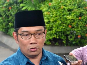 Anaknya Lolos SBMPTN di ITB, Ridwan Kamil Menangis Haru