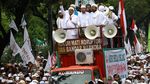 Lautan Massa Bela Islam di Depan Balai Kota