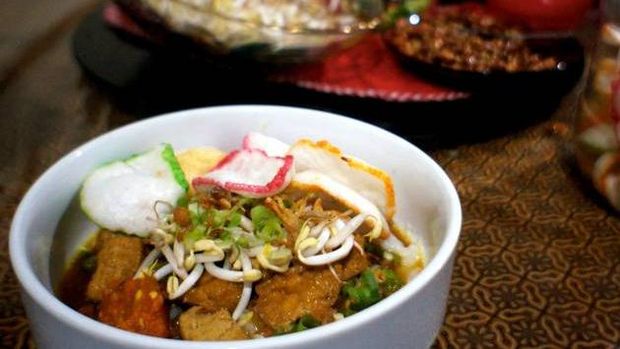 Dipadu dengan Semur dan Asinan, Bubur Ase Jadi Sajian Unik Asal Betawi