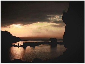 Coba Kemping Di Pantai Sayang Heulang Yuk!
