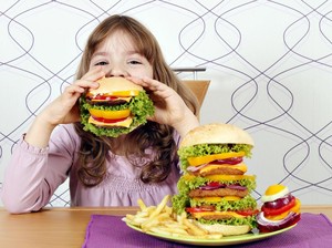 Strategi Atasi Anak yang Cuma Mau Makan Junk Food